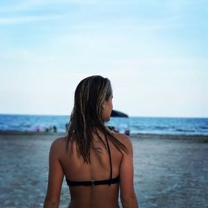 Meet your Posher, Ella